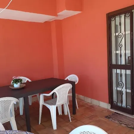 *indipendenthouse* Nyaraló Szirakúza